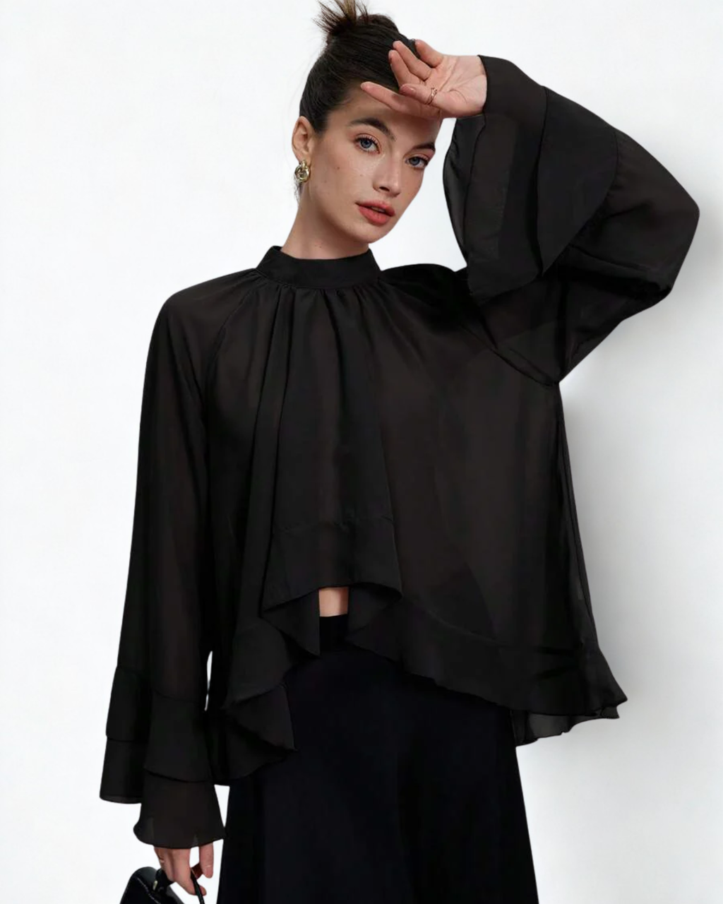 Blusa Feminina Preta em Chiffon com Babados Assimétricos – Oversized Elegante