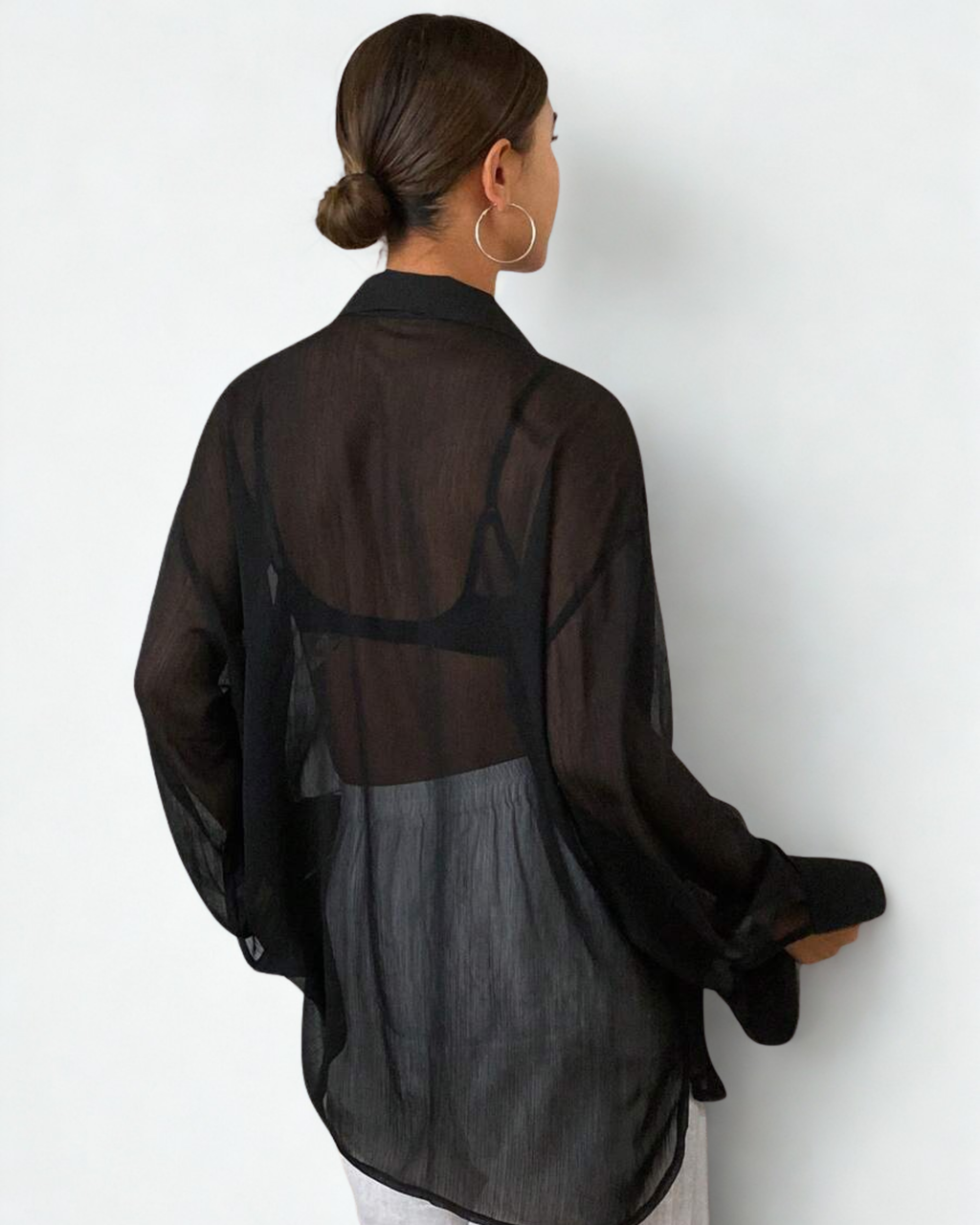 Blusa Feminina Oversized Preta em Chiffon – Transparente, Gola Alta e Manga Longa