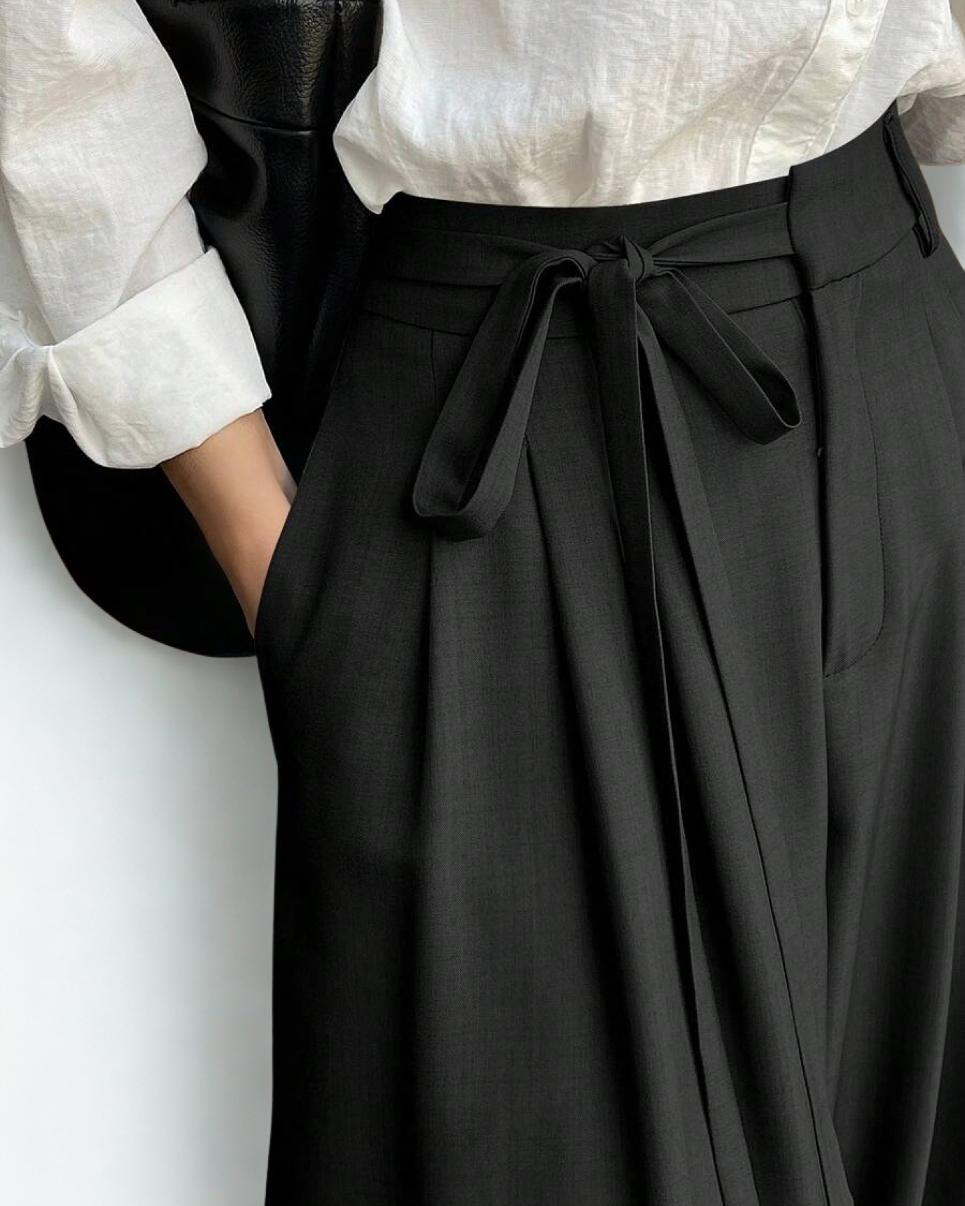 Calça Feminina Preta Larga com Cordão – Cintura Alta e Caimento Elegante