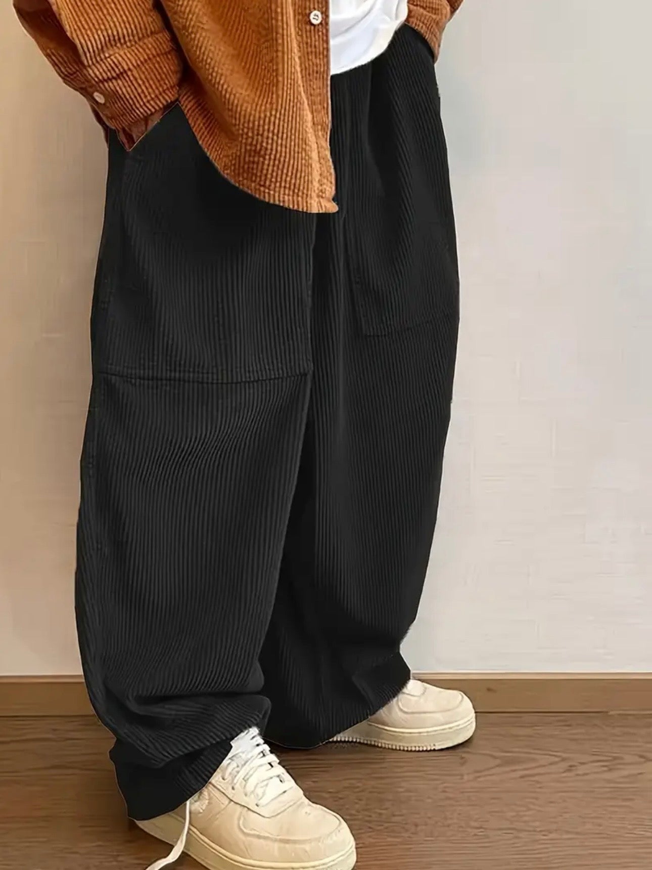 Calça Masculina Wide Leg em Veludo Cotelê Preto – Estilo Super Solto